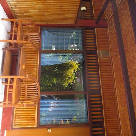 Paradise Palm Beach Bungalows And Dive Center Tulamben Esterno foto
